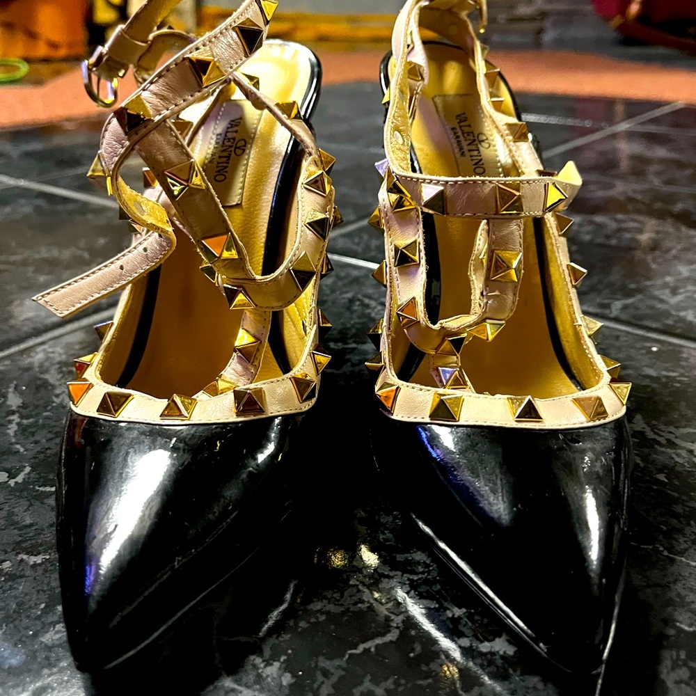 Valentino graven ladies studded strap heels no box good shape F0420 size 39